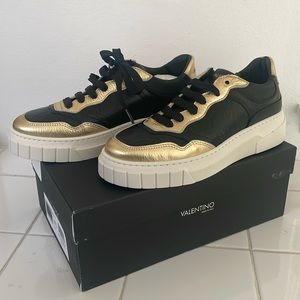 NEW Valentino Minerva Black Gold Sneakers
